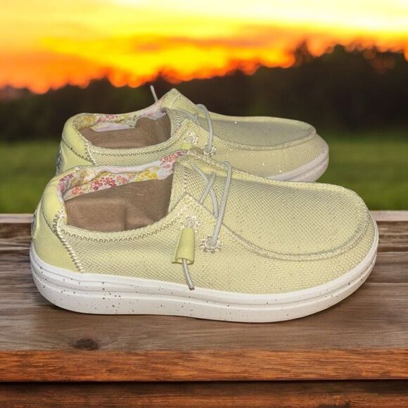 Hey Dude Women's Wendy Rise Stretch Shoe Lime Size 6 New no box - Picture 1 of 6